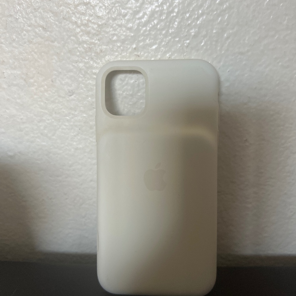 Apple Smart Charging Case
